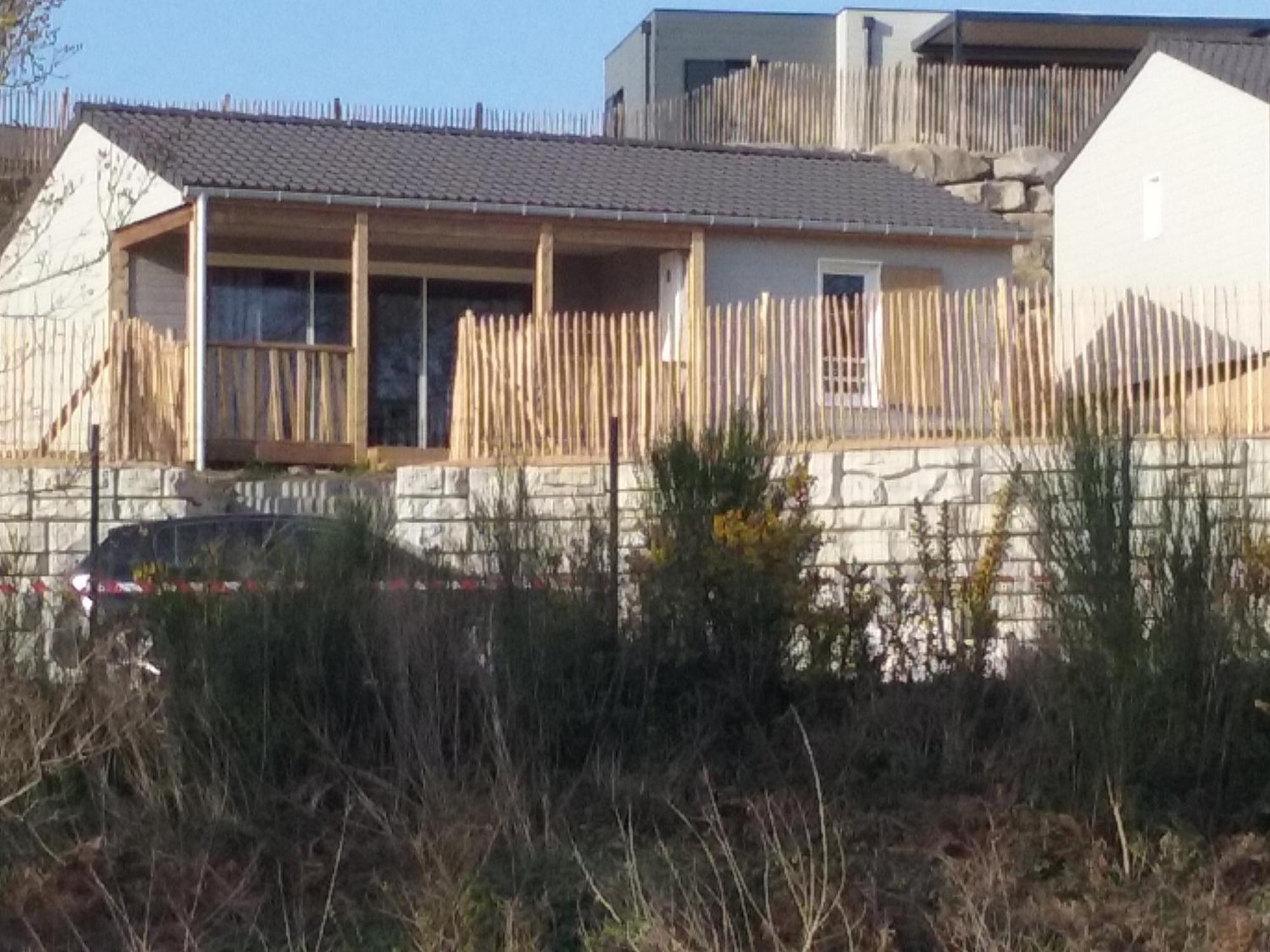 Chalet Tranquille En Bretagne Avec Piscine Chauffee, 2 Chambres, Proche Et Nature - Fr-1-783-15 *